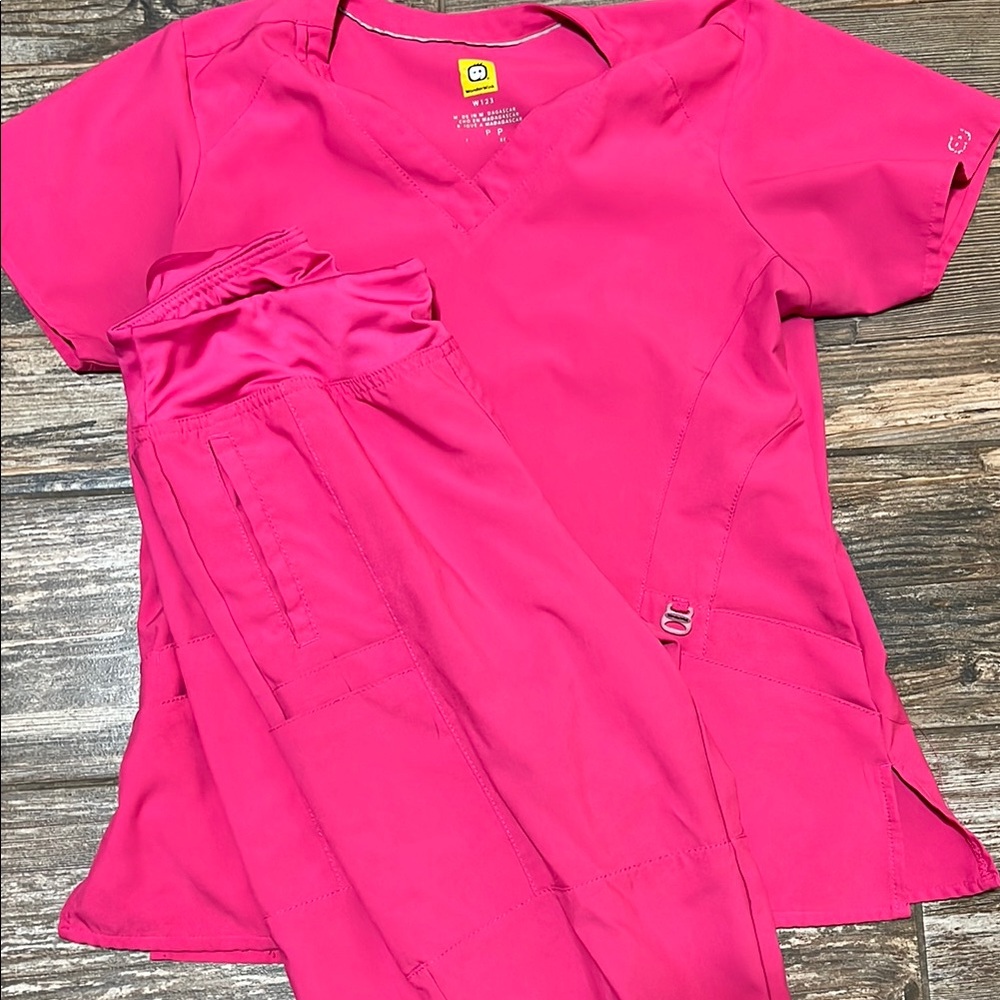 WonderWink Vivid Pink Scrub Set